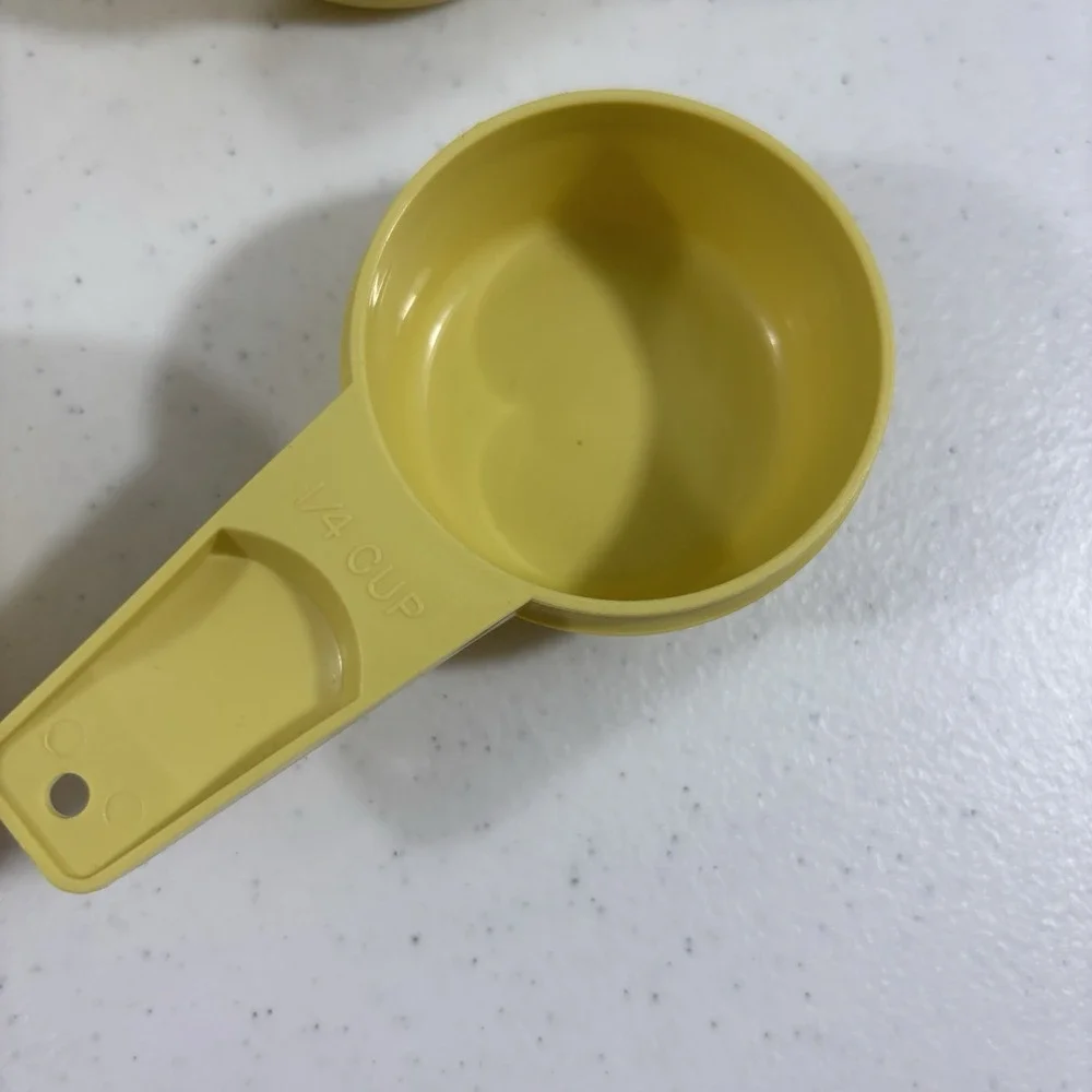 Tupperware Measuring Cups 3/4 2/3 1/2 1/3 1/4 765-2, 762-2, 764-2, 766-2, 761-2